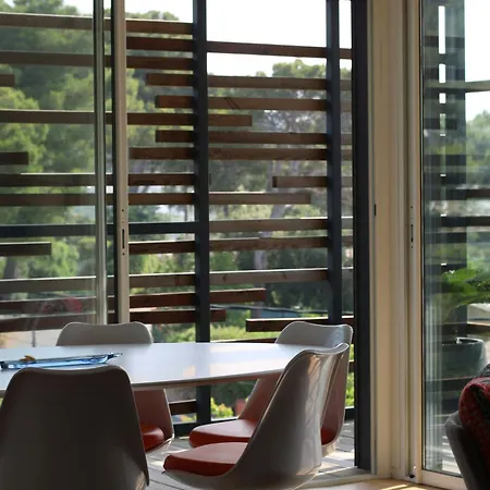 Vakantiehuis Contemporary Overlooking Gold Islands