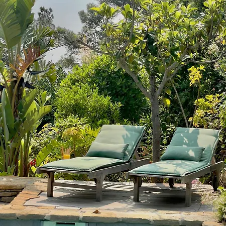 Contemporary Overlooking Gold Islands Vakantiehuis